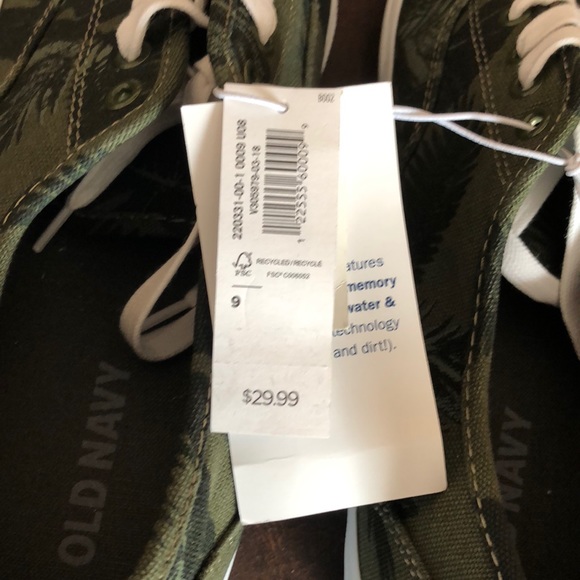 Old navy Sneakers for men new with tags - Picture 6 of 8